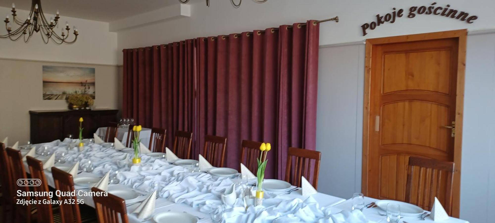 Wielkopolanka Pokoje Goscinne I Restauracja Chodzież エクステリア 写真